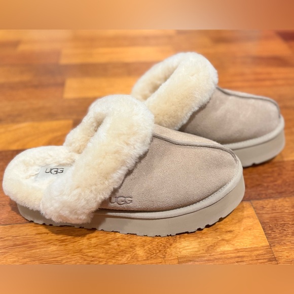 UGG Like-New Women's Shearling Slippers | Disquette | Sand | Size 9 - Picture 6 of 11